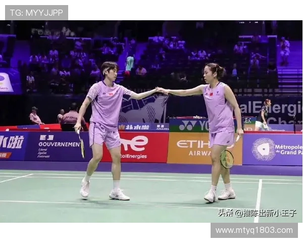 全运会羽毛球决赛激战正酣 国羽强势包揽男女单打冠亚军 全运会羽毛球决赛激战正酣 国羽强势包揽男女单打冠亚军