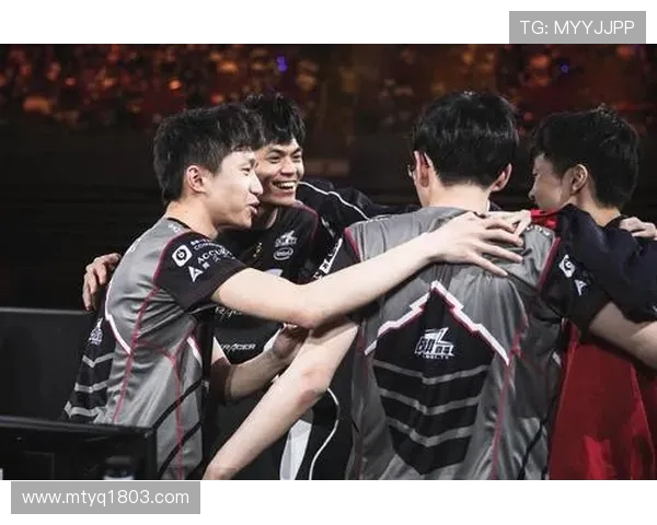 RNG与WE激战再起赛场对决谁能笑傲英雄联盟LPL秋季赛