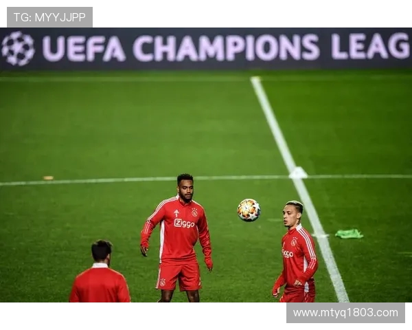 阿贾克斯足球队对阵强敌赛前分析与战术布局详解