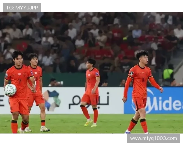 中国足球惨败日本队五球失利引发球迷热议与反思