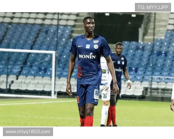 奎维利鲁昂主场迎战奥尔良争夺关键三分的激烈对决